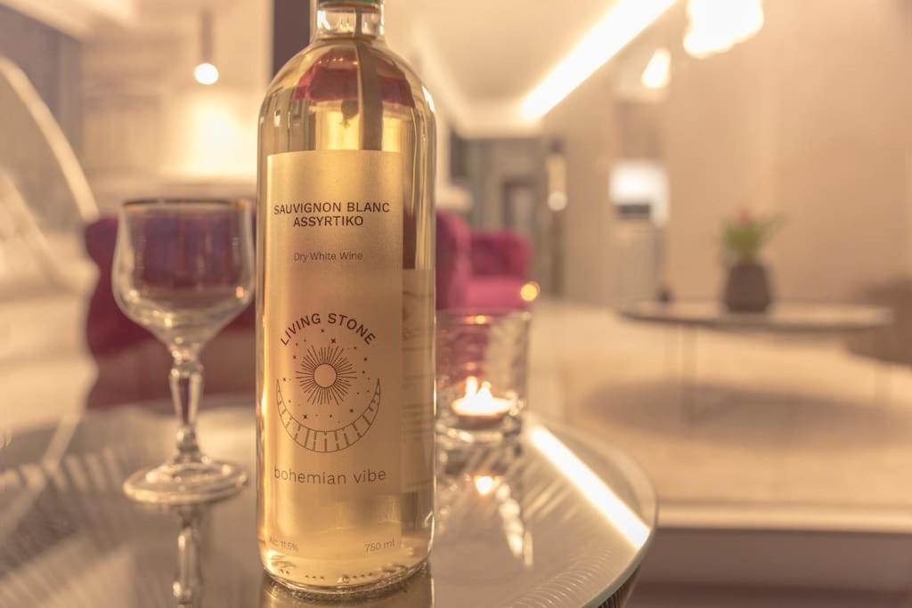 Luxury Apartment Near Acropolis-Living Stone Gold 아테네 외부 사진